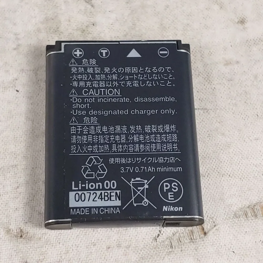 AS-IS Nikon Coolpix S3000 Digital Camera Purple - LENS ERROR For Parts
